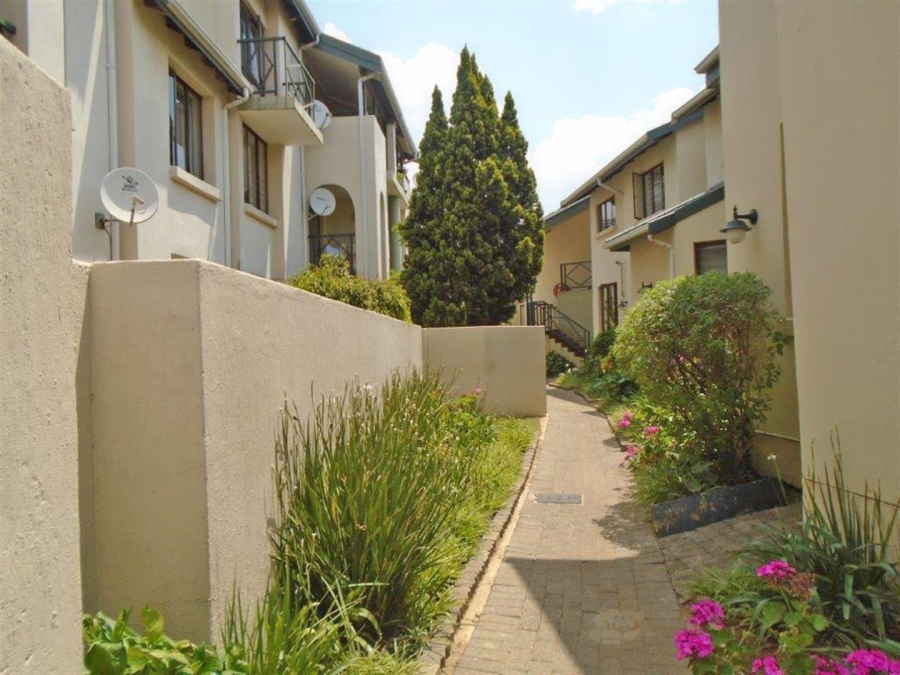 To Let 2 Bedroom Property for Rent in Victory Park Gauteng