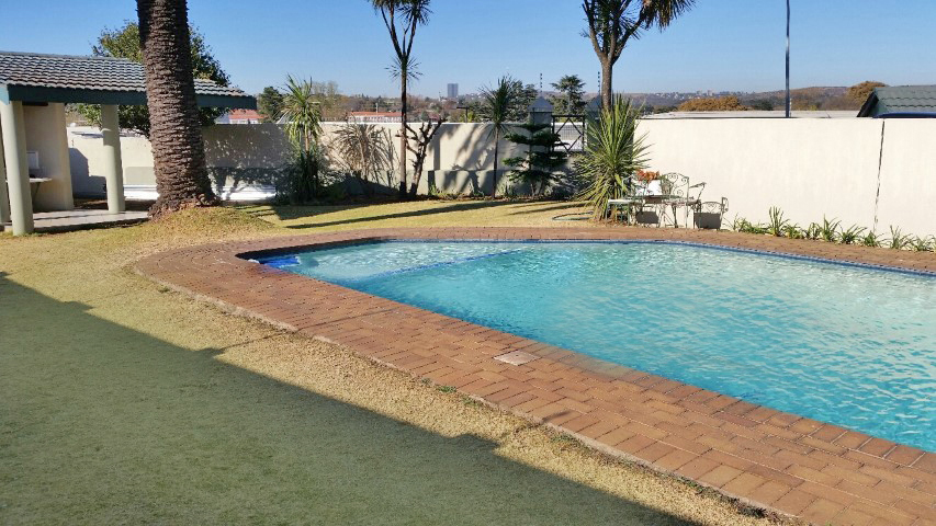 To Let 2 Bedroom Property for Rent in Victory Park Gauteng