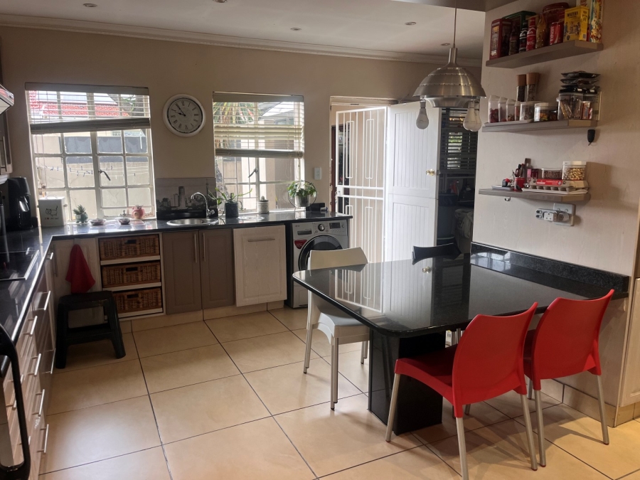 4 Bedroom Property for Sale in Sydenham Gauteng