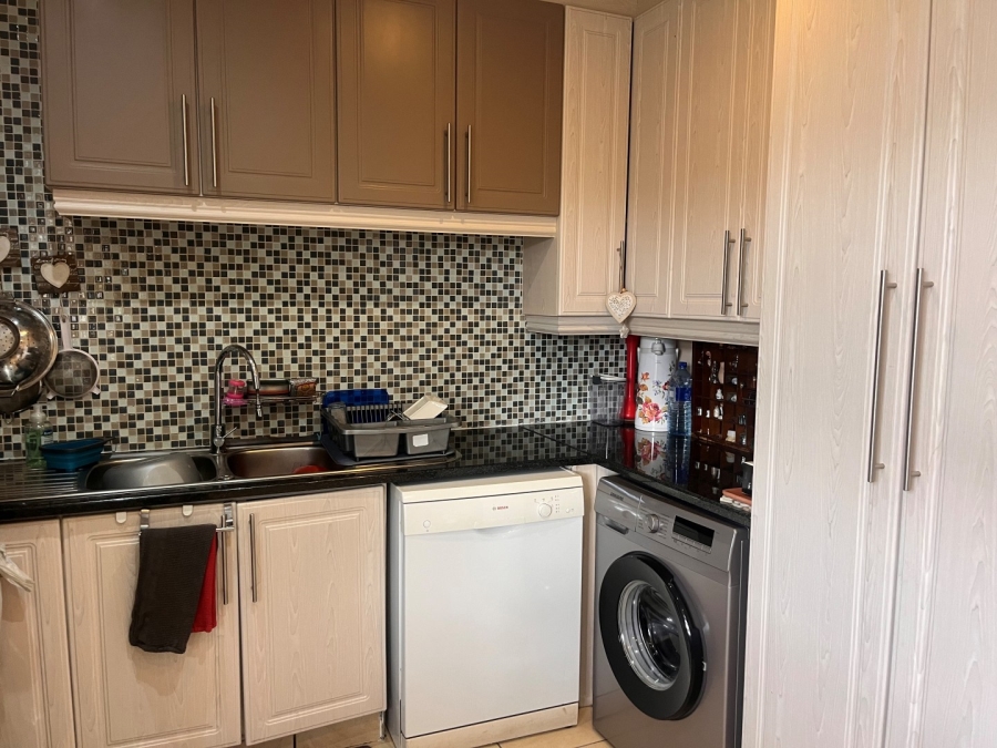 4 Bedroom Property for Sale in Sydenham Gauteng