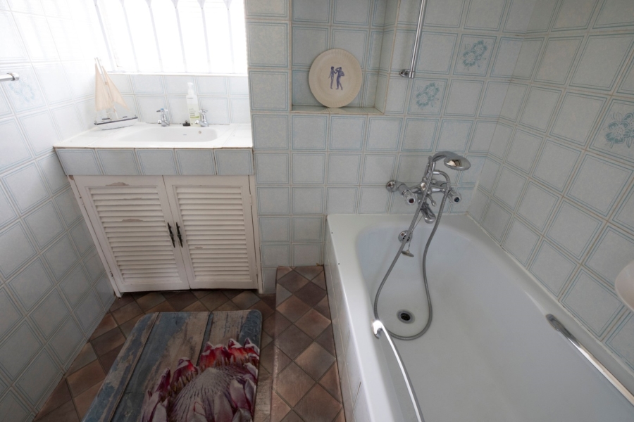 2 Bedroom Property for Sale in Waverley Gauteng