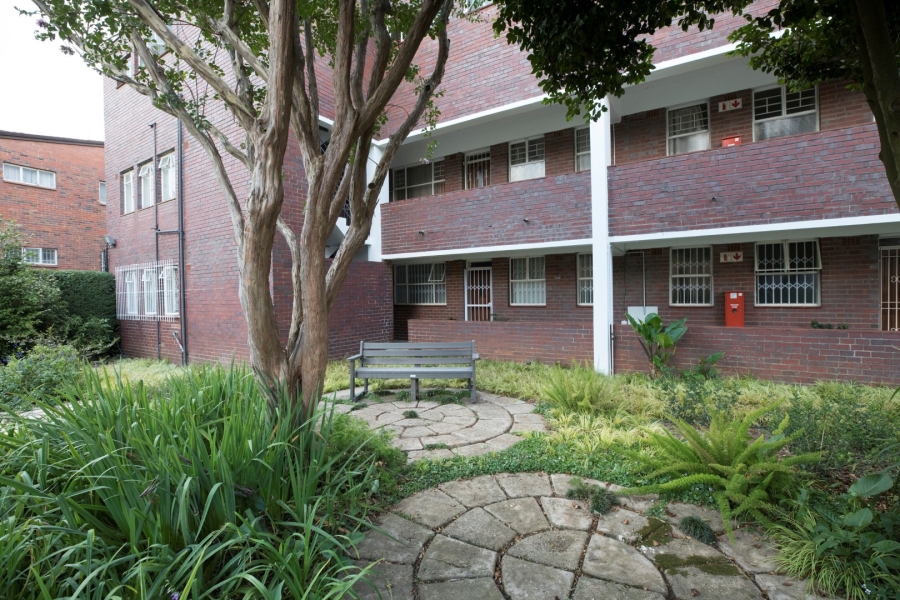 2 Bedroom Property for Sale in Waverley Gauteng