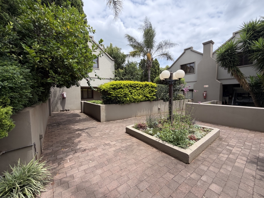 4 Bedroom Property for Sale in Eldo Glen Gauteng