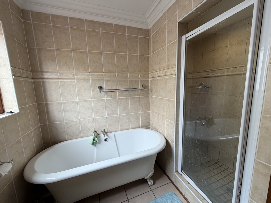 4 Bedroom Property for Sale in Eldo Glen Gauteng