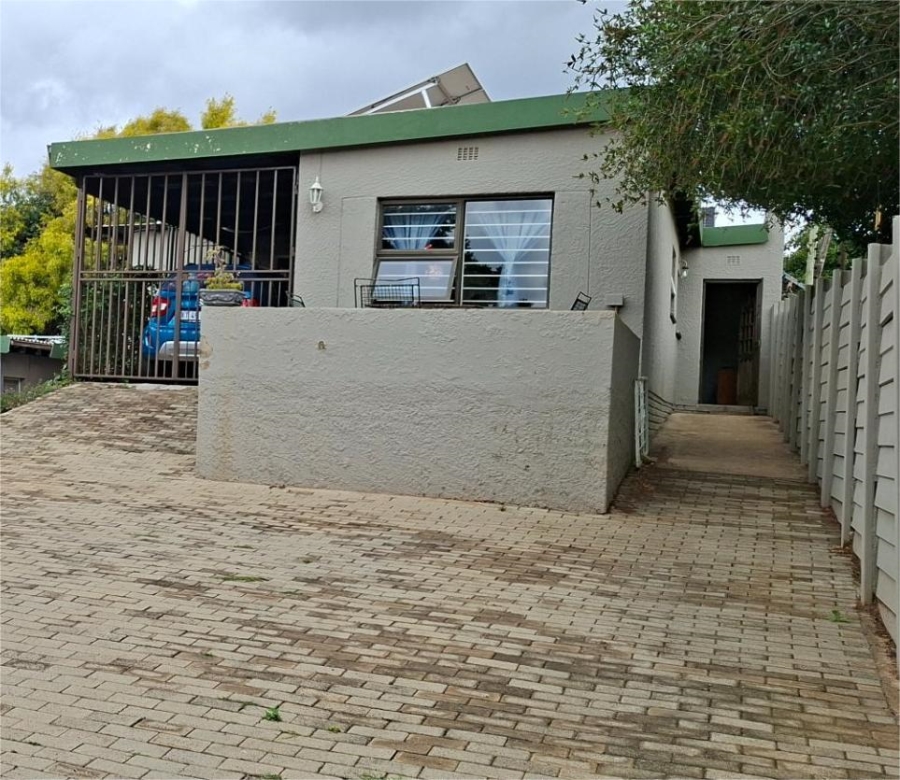 3 Bedroom Property for Sale in Breaunanda Gauteng