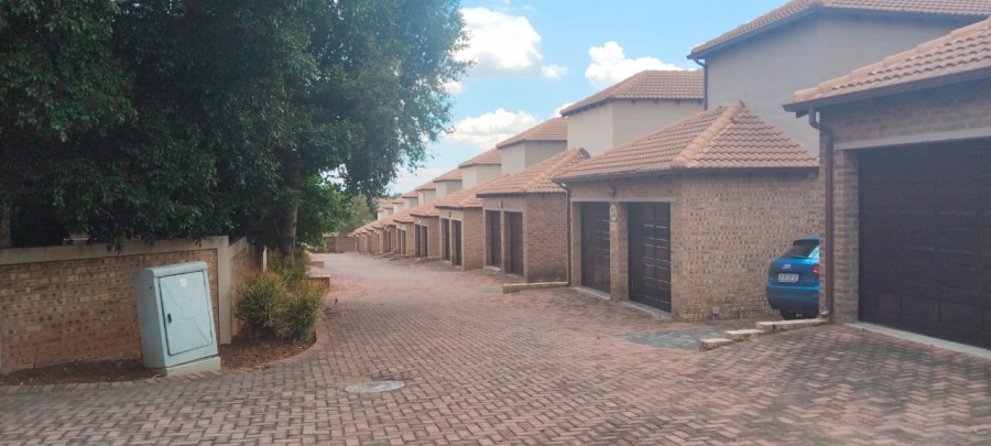 To Let 2 Bedroom Property for Rent in Willowbrook Gauteng