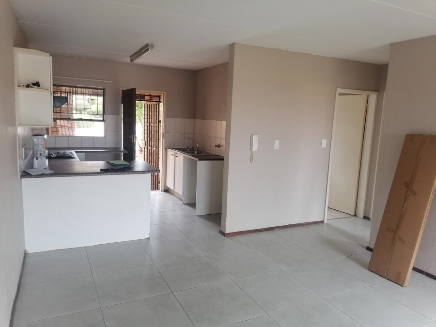 To Let 2 Bedroom Property for Rent in Amorosa Gauteng