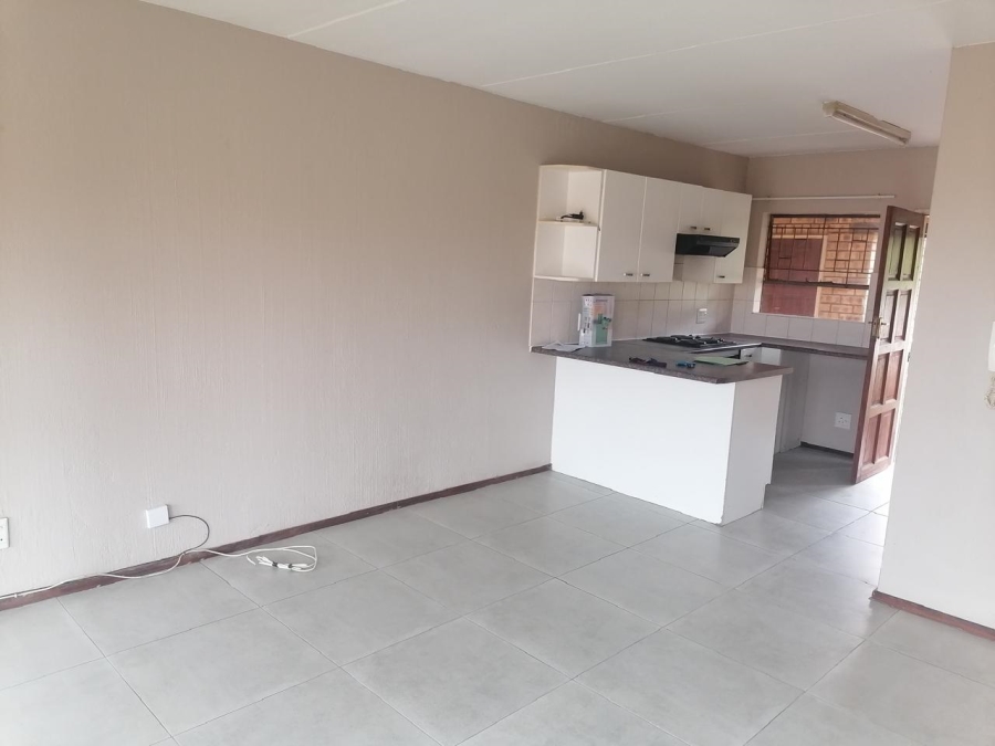 To Let 2 Bedroom Property for Rent in Amorosa Gauteng