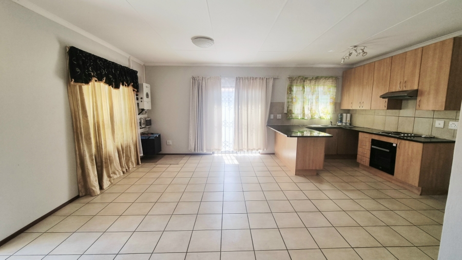 3 Bedroom Property for Sale in Noordwyk Gauteng