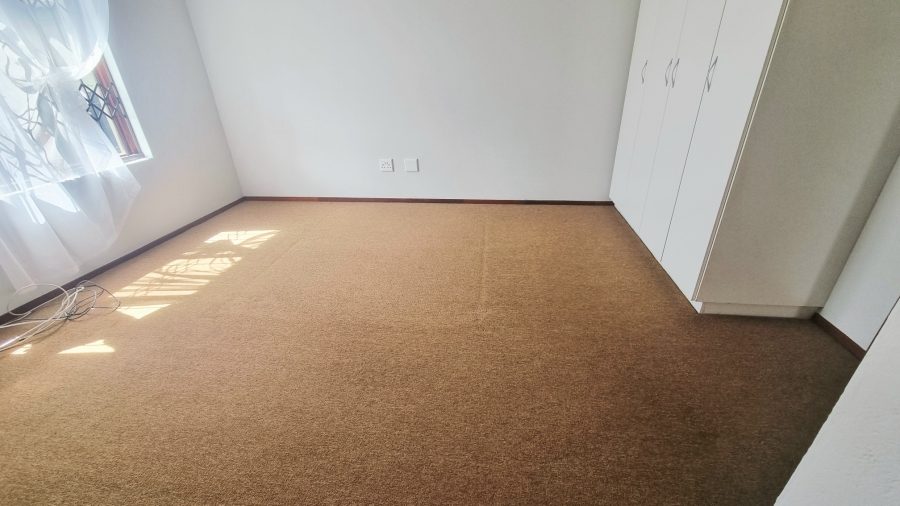 3 Bedroom Property for Sale in Noordwyk Gauteng