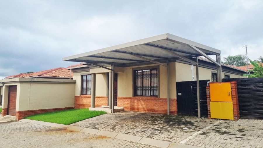 3 Bedroom Property for Sale in Noordwyk Gauteng