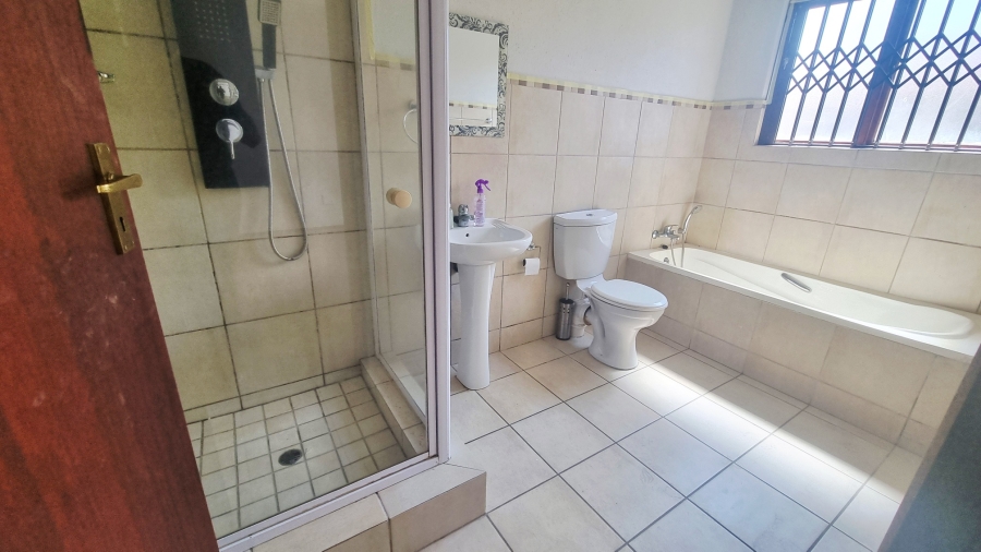 3 Bedroom Property for Sale in Noordwyk Gauteng