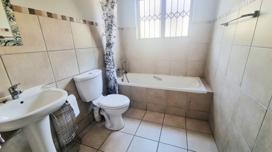 3 Bedroom Property for Sale in Noordwyk Gauteng