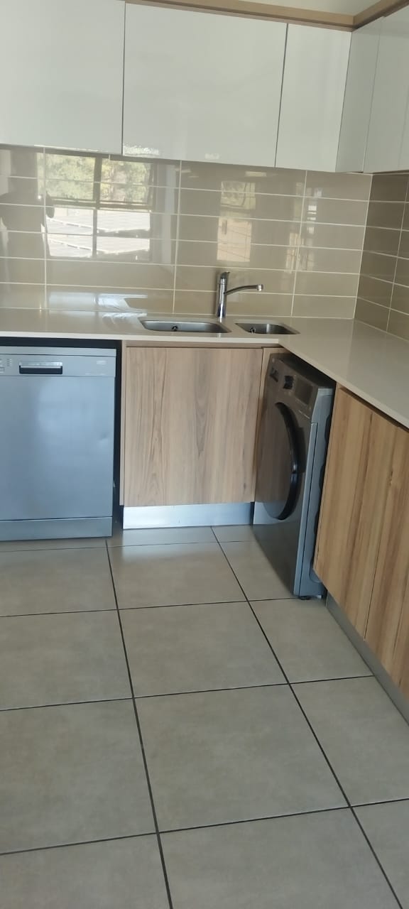 To Let 1 Bedroom Property for Rent in Linbro Park Gauteng
