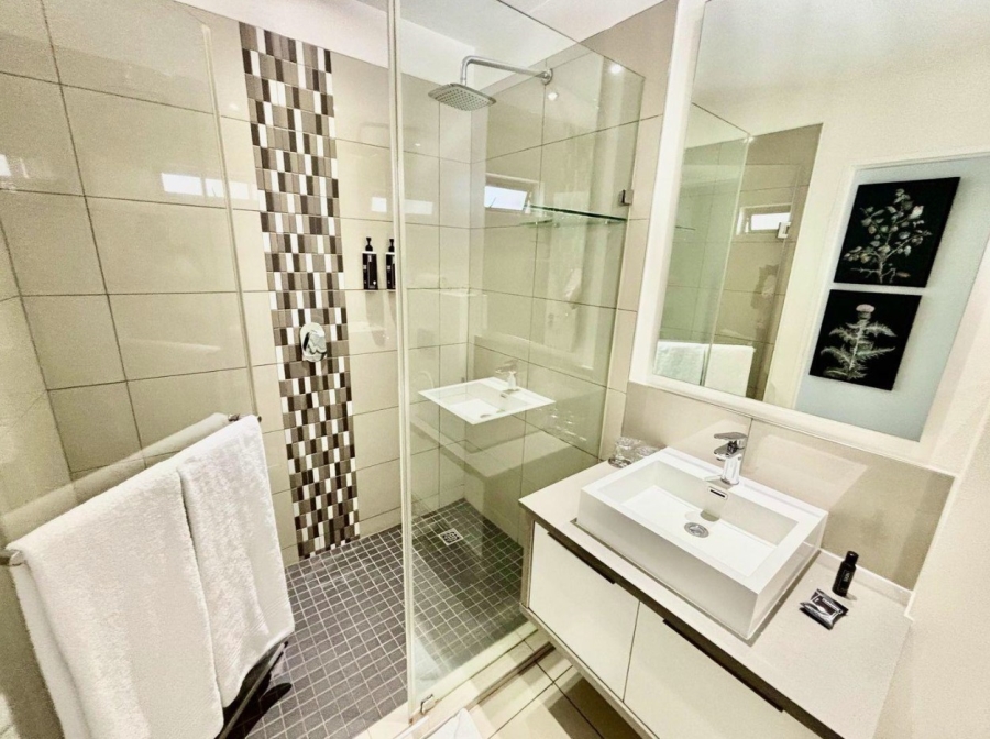 To Let 2 Bedroom Property for Rent in Rosebank Gauteng