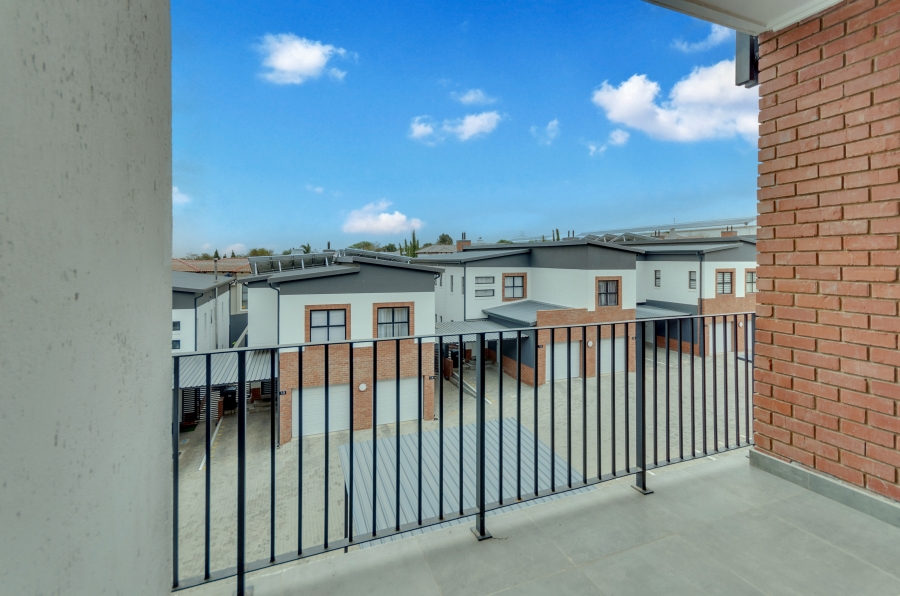 To Let 2 Bedroom Property for Rent in Bryanston Gauteng