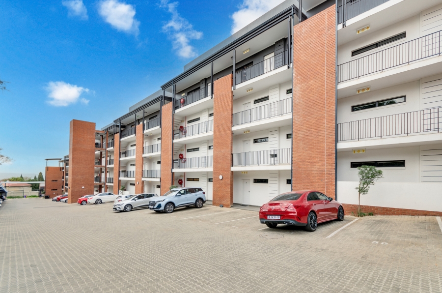 To Let 2 Bedroom Property for Rent in Bryanston Gauteng