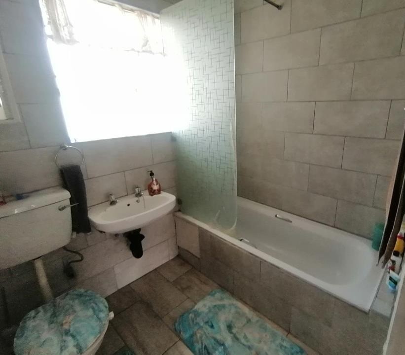 2 Bedroom Property for Sale in Verwoerdpark Gauteng