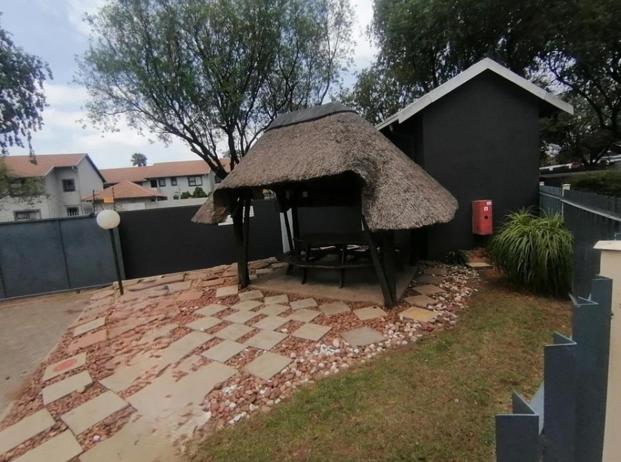 2 Bedroom Property for Sale in Verwoerdpark Gauteng