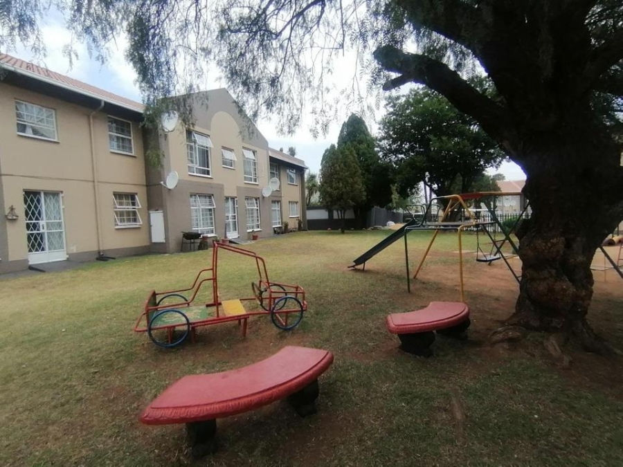 2 Bedroom Property for Sale in Verwoerdpark Gauteng