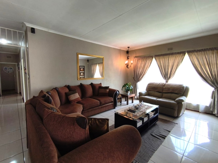 4 Bedroom Property for Sale in Randhart Gauteng