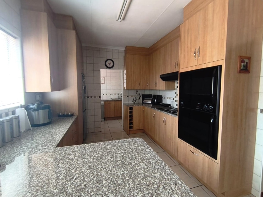 4 Bedroom Property for Sale in Randhart Gauteng