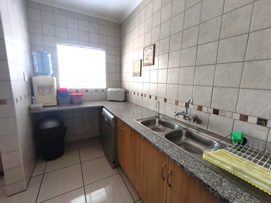 4 Bedroom Property for Sale in Randhart Gauteng