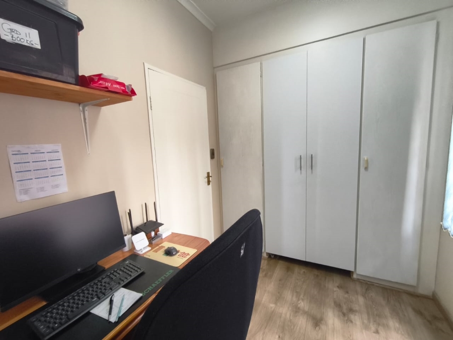 4 Bedroom Property for Sale in New Redruth Gauteng