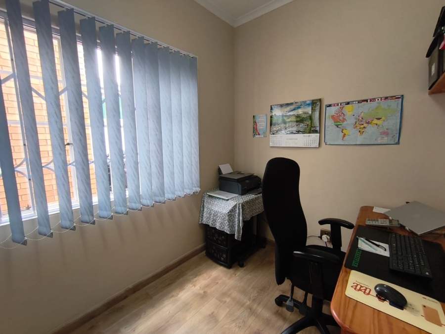 4 Bedroom Property for Sale in New Redruth Gauteng