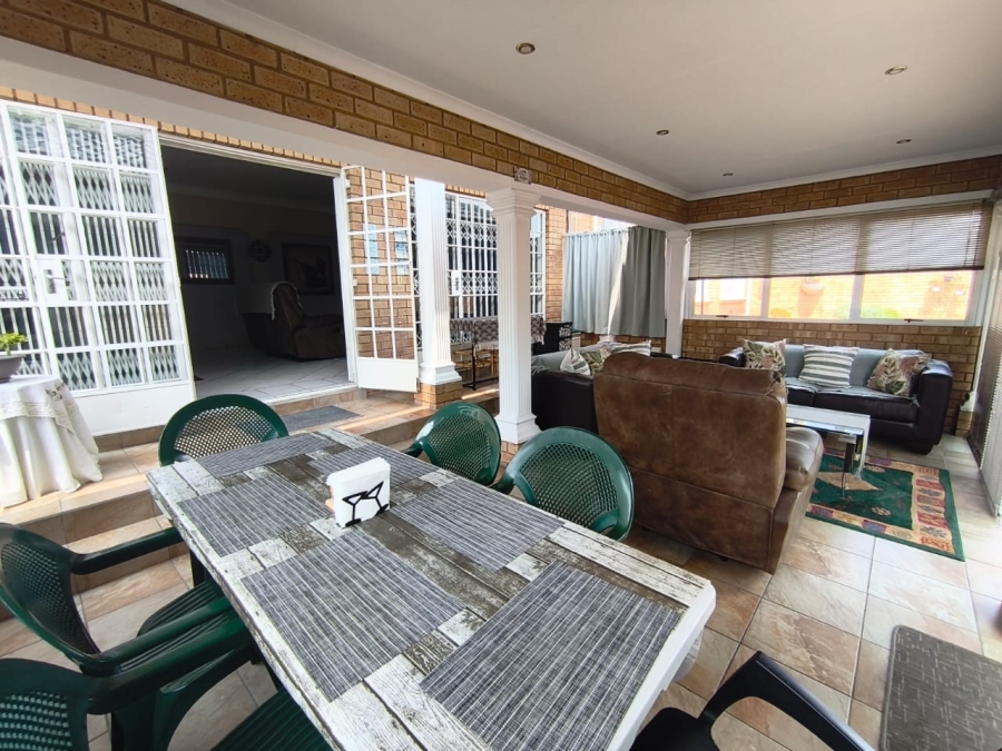 4 Bedroom Property for Sale in New Redruth Gauteng