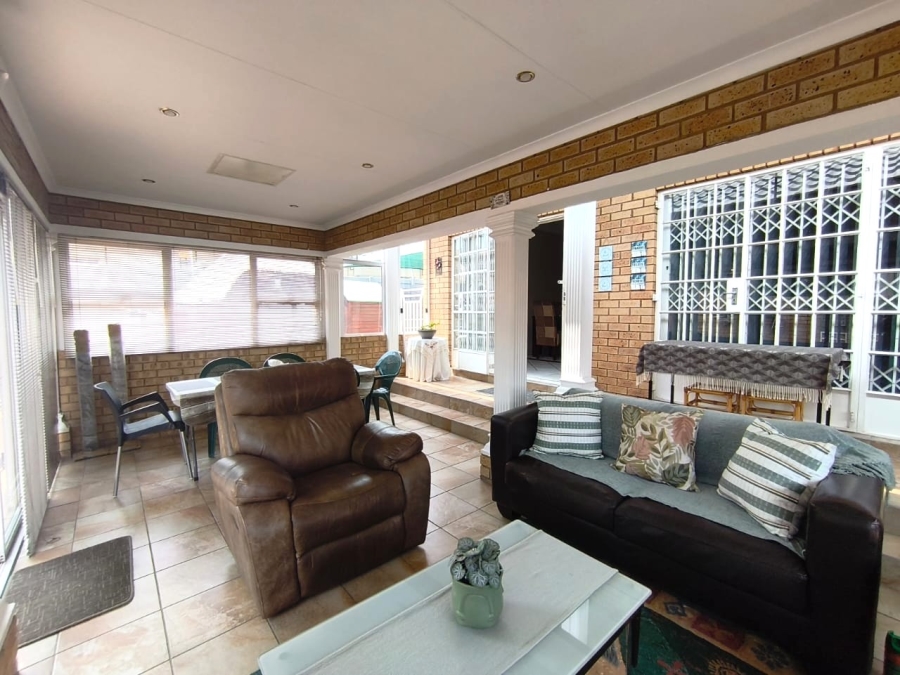 4 Bedroom Property for Sale in New Redruth Gauteng