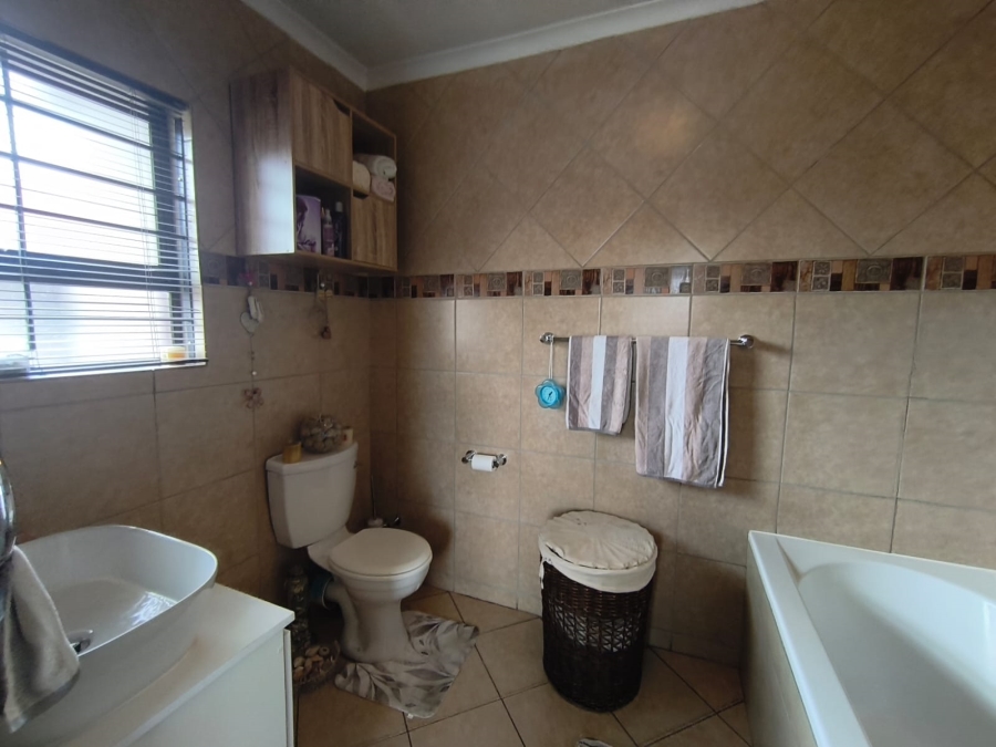 3 Bedroom Property for Sale in New Market Park Gauteng