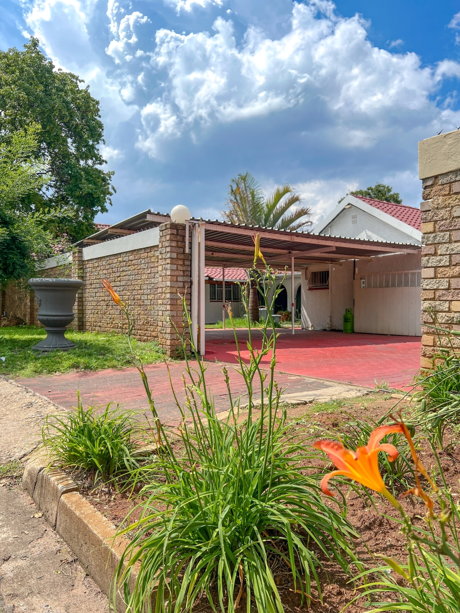 1 Bedroom Property for Sale in Nimrod Park Gauteng