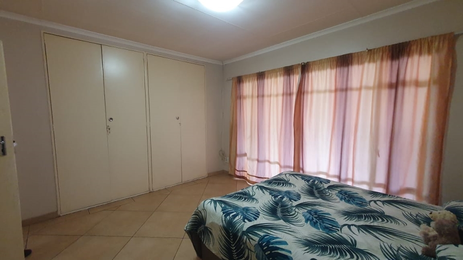 3 Bedroom Property for Sale in Brackendowns Gauteng