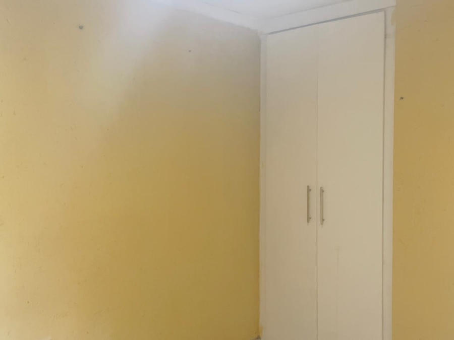 To Let 3 Bedroom Property for Rent in Klippoortjie Gauteng