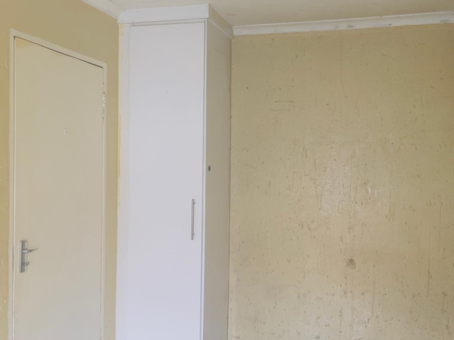 To Let 3 Bedroom Property for Rent in Klippoortjie Gauteng