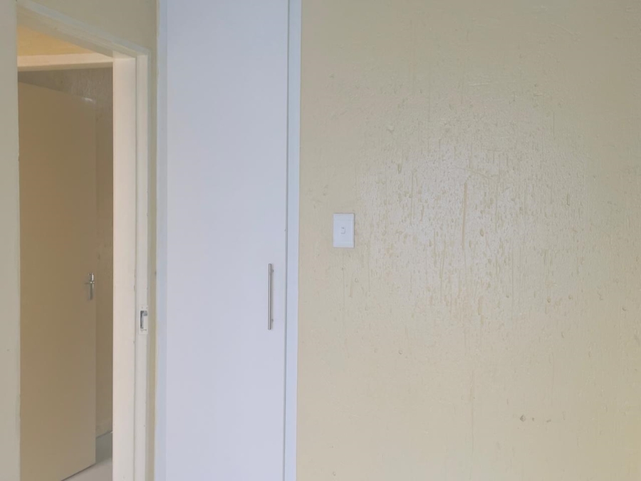 To Let 3 Bedroom Property for Rent in Klippoortjie Gauteng