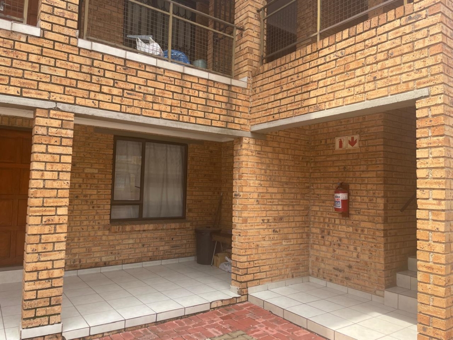 To Let 3 Bedroom Property for Rent in Klippoortjie Gauteng