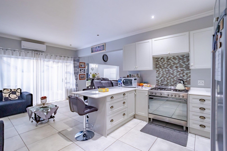 5 Bedroom Property for Sale in Country View Estate Gauteng