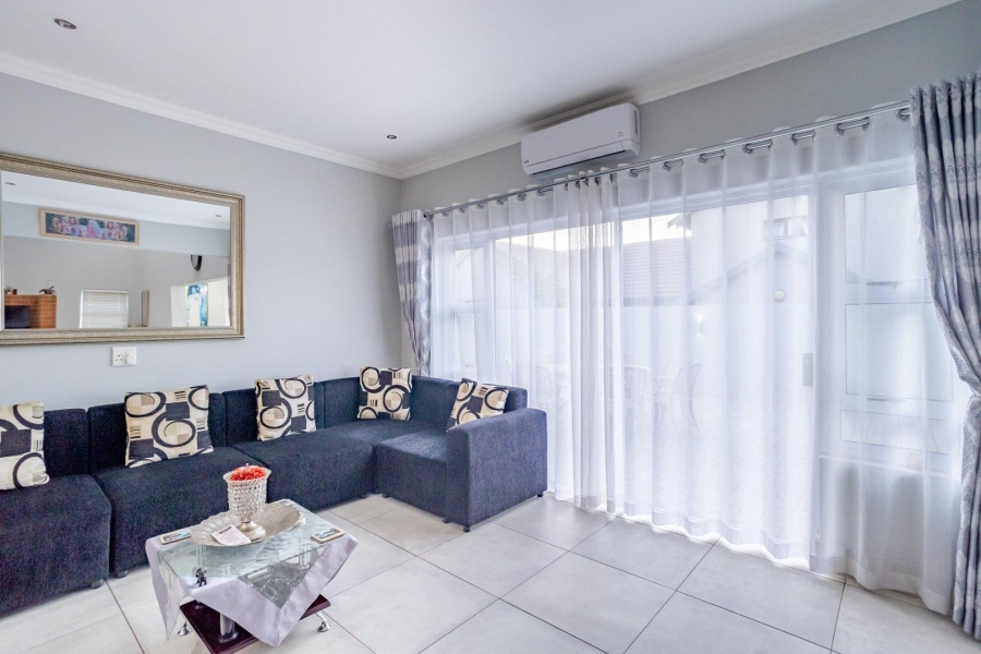 5 Bedroom Property for Sale in Country View Estate Gauteng