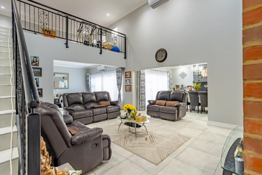 5 Bedroom Property for Sale in Country View Estate Gauteng