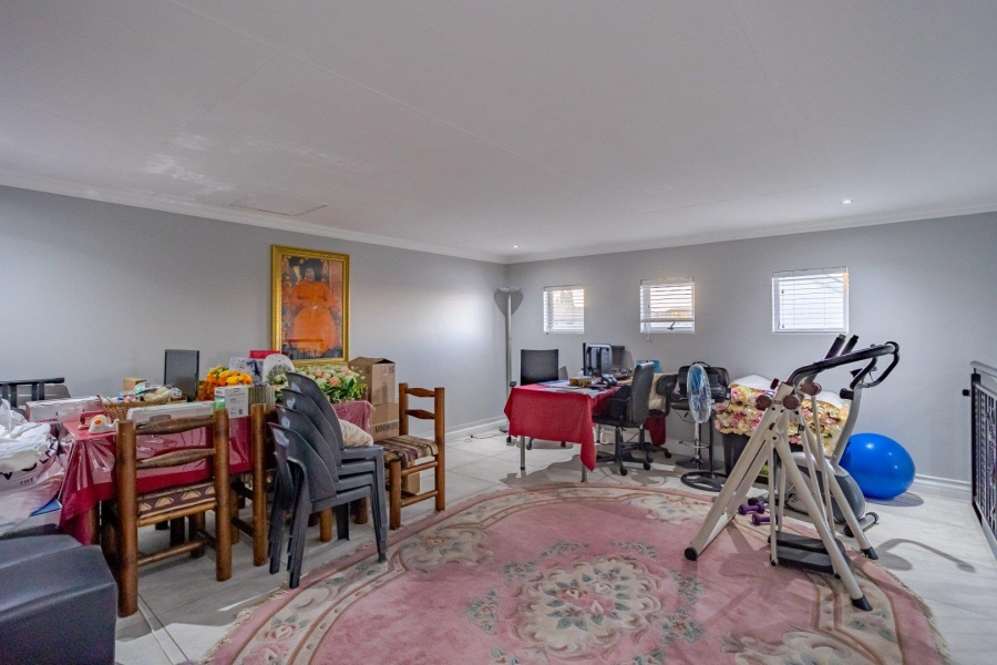 5 Bedroom Property for Sale in Country View Estate Gauteng