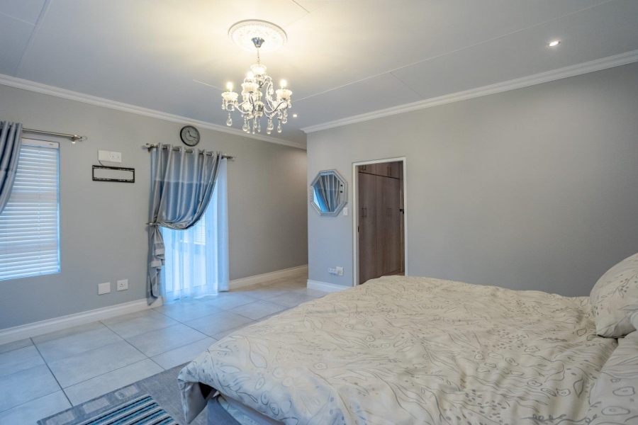 5 Bedroom Property for Sale in Country View Estate Gauteng