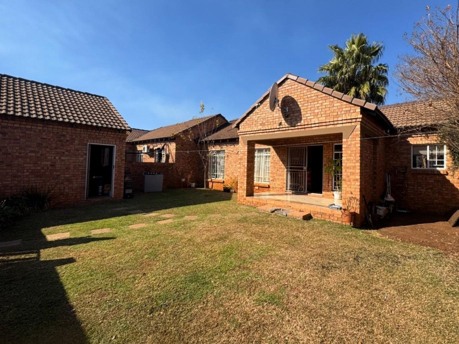 3 Bedroom Property for Sale in Equestria Gauteng