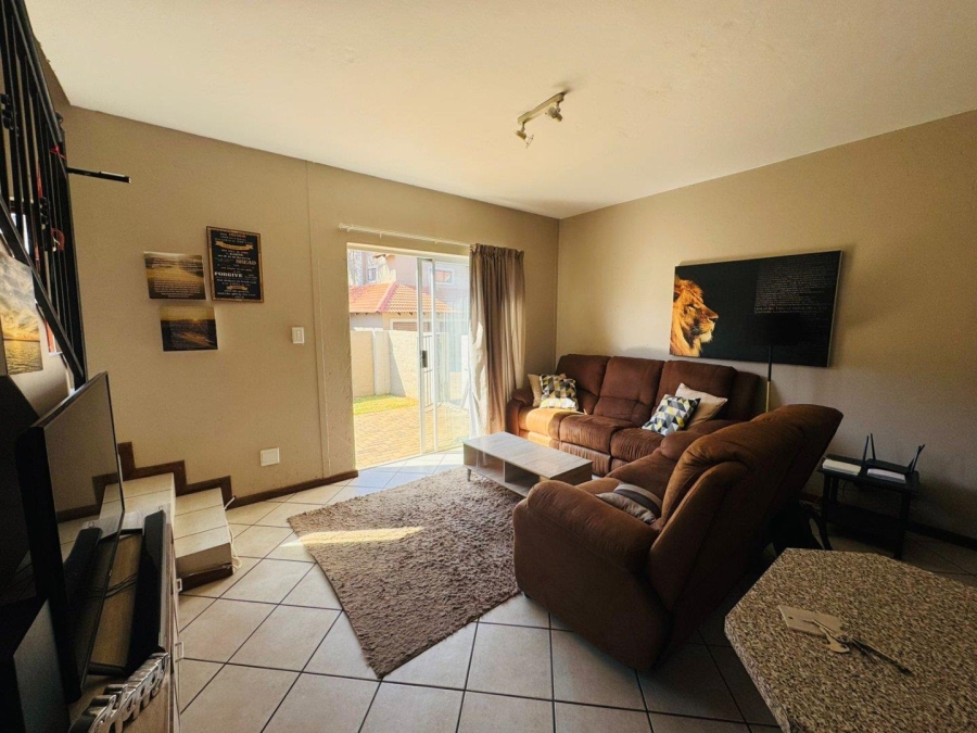 2 Bedroom Property for Sale in Country View Estate Gauteng