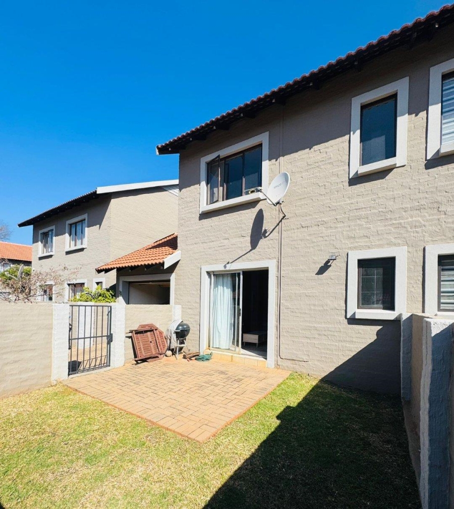 2 Bedroom Property for Sale in Country View Estate Gauteng