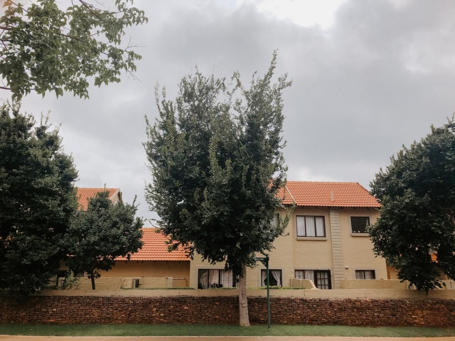 To Let 2 Bedroom Property for Rent in Country View Estate Gauteng