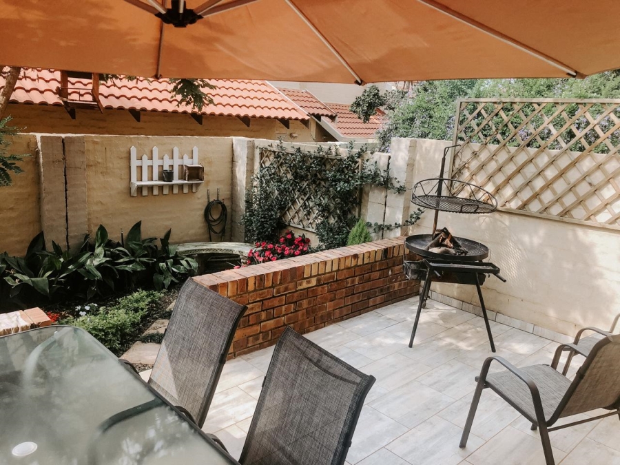 To Let 2 Bedroom Property for Rent in Country View Estate Gauteng