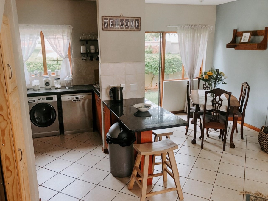 To Let 2 Bedroom Property for Rent in Country View Estate Gauteng