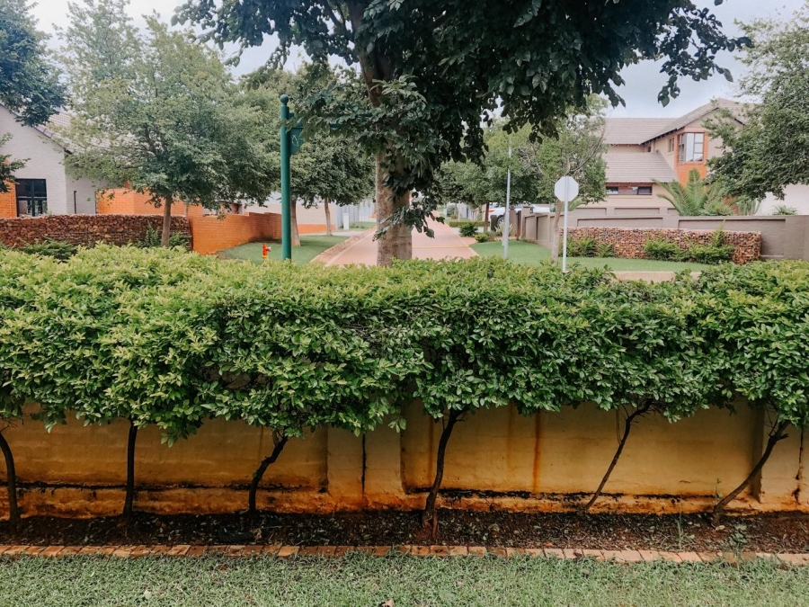 To Let 2 Bedroom Property for Rent in Country View Estate Gauteng